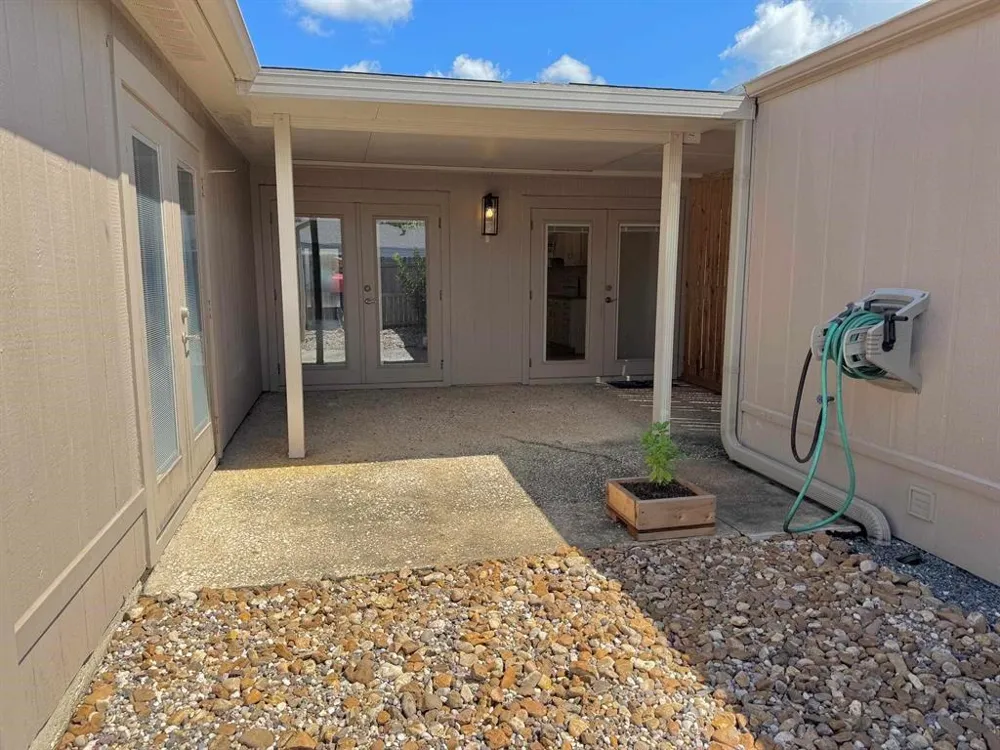 495 Yorktown Lane Beaumont, TX 77707