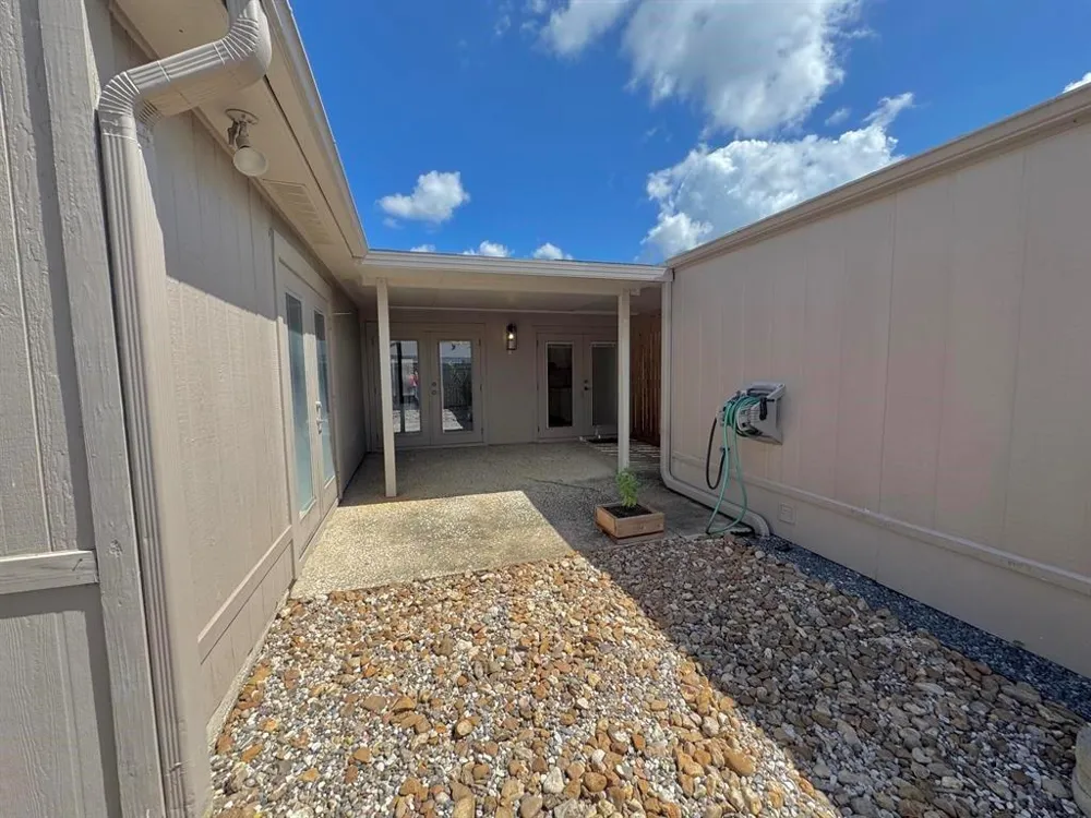 495 Yorktown Lane Beaumont, TX 77707