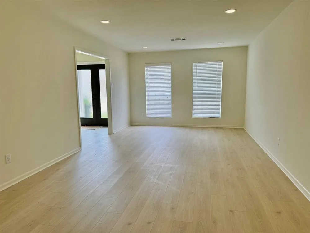 495 Yorktown Lane Beaumont, TX 77707