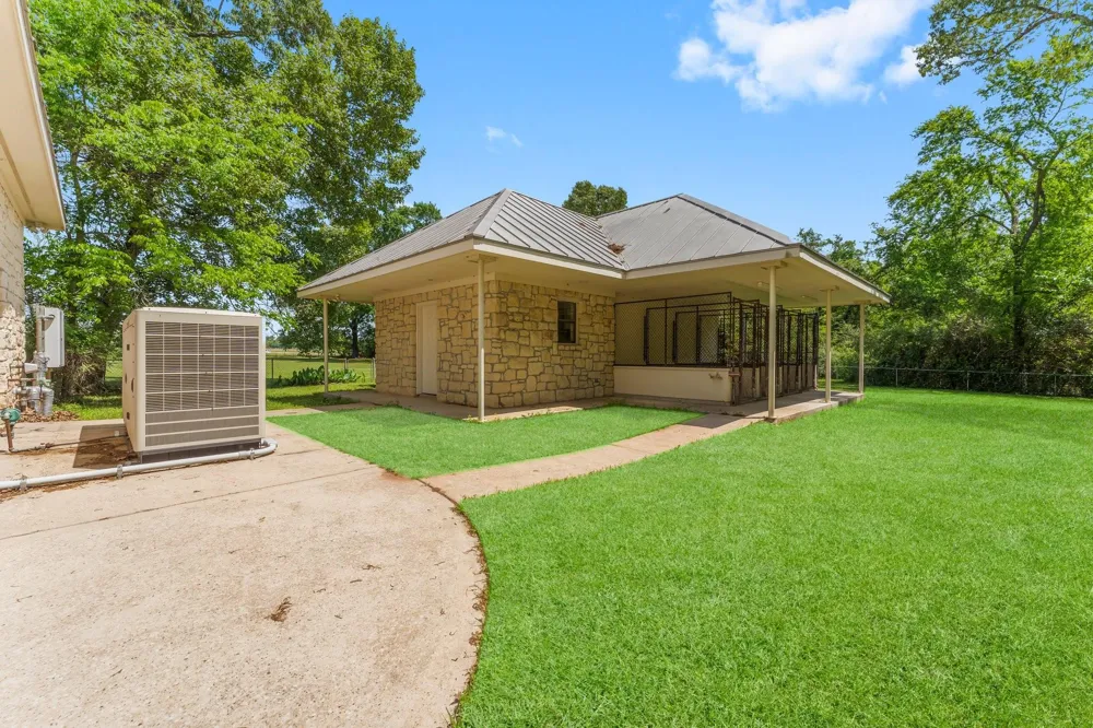 11900 Womack Cemetery Road Montgomery, TX 77316