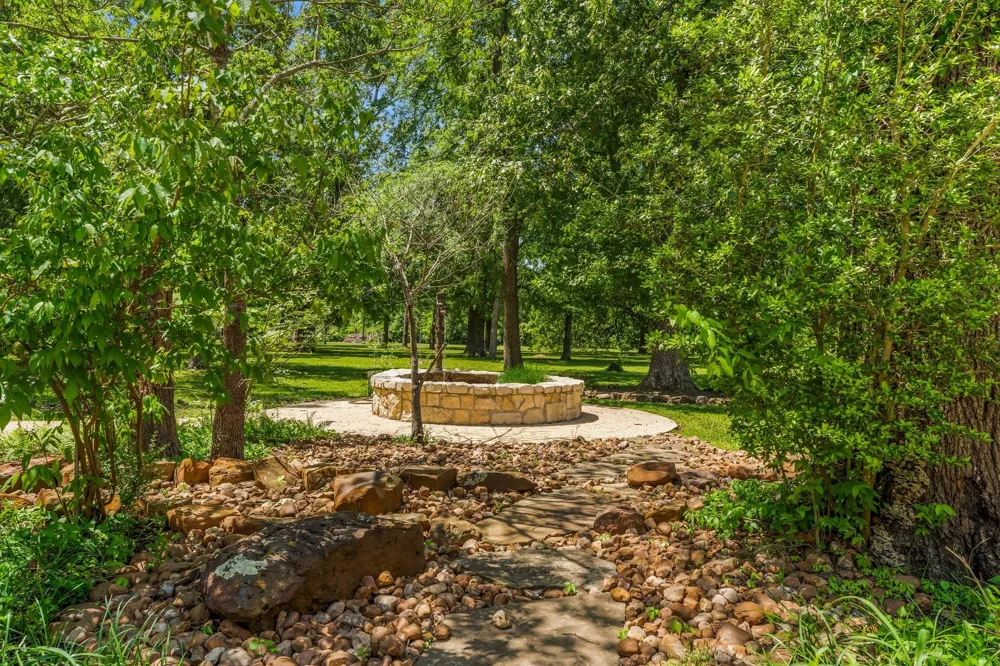 11900 Womack Cemetery Road Montgomery, TX 77316