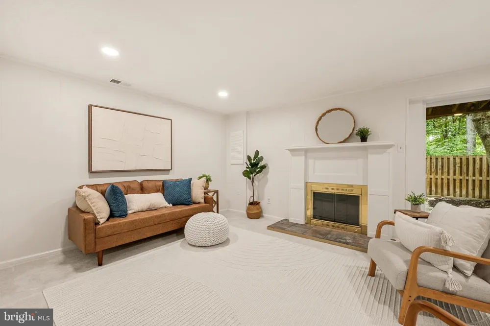 9125 GALBRETH COURT Springfield, VA 22153