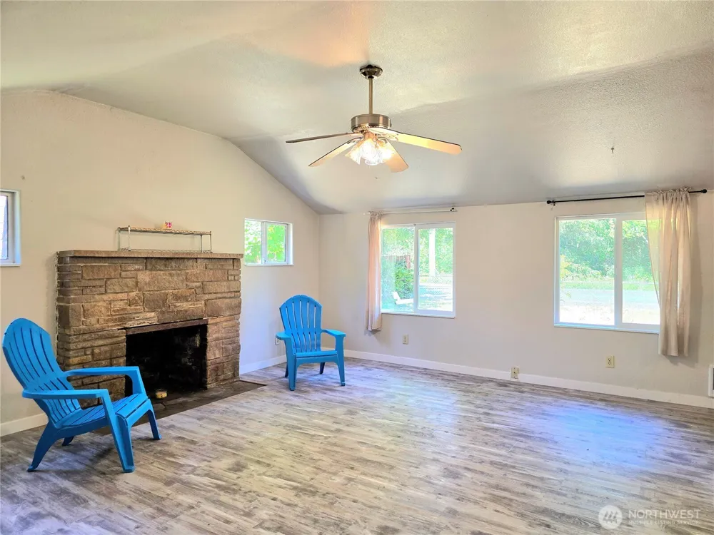 2225 State Route 105 Grayland, WA 98547