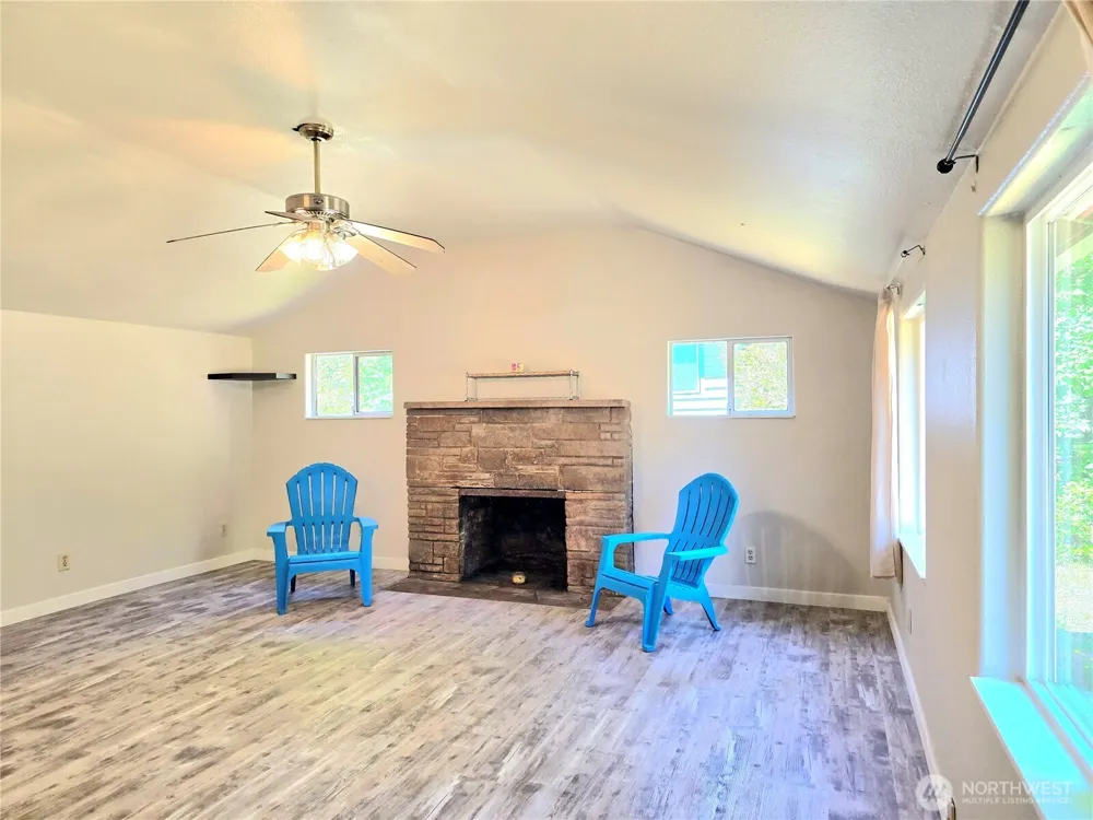2225 State Route 105 Grayland, WA 98547