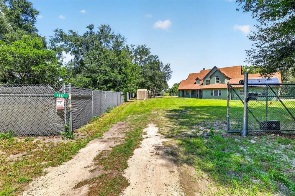 4617 ROUND LAKE ROAD Apopka, FL 32712