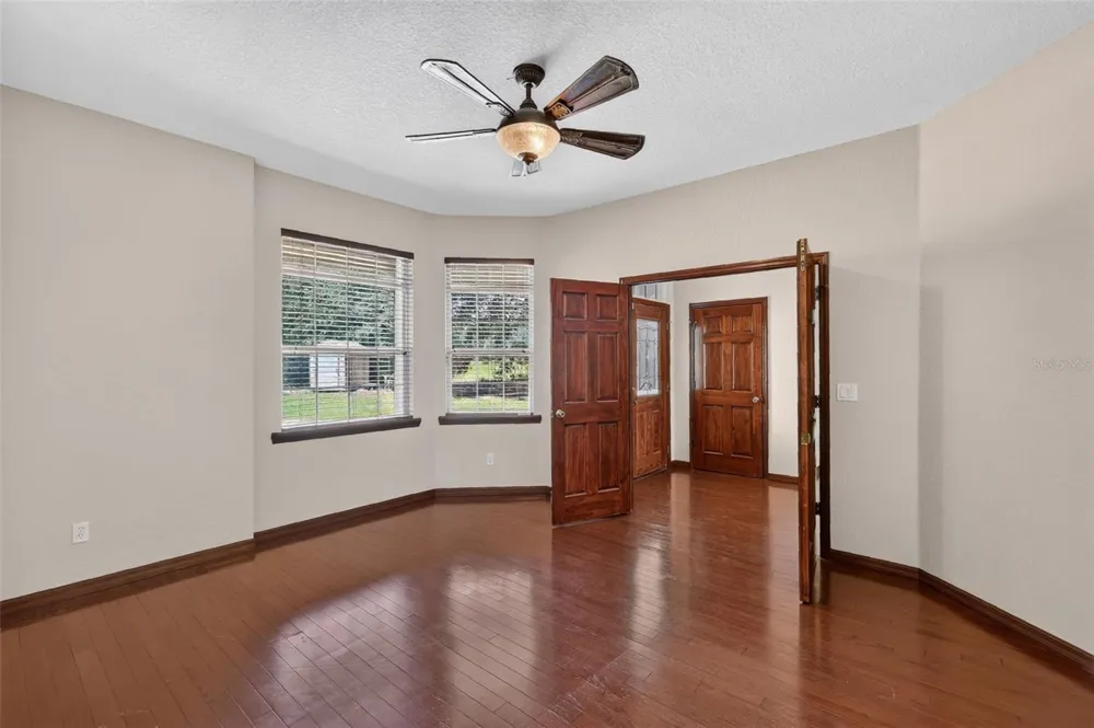 4617 ROUND LAKE ROAD Apopka, FL 32712