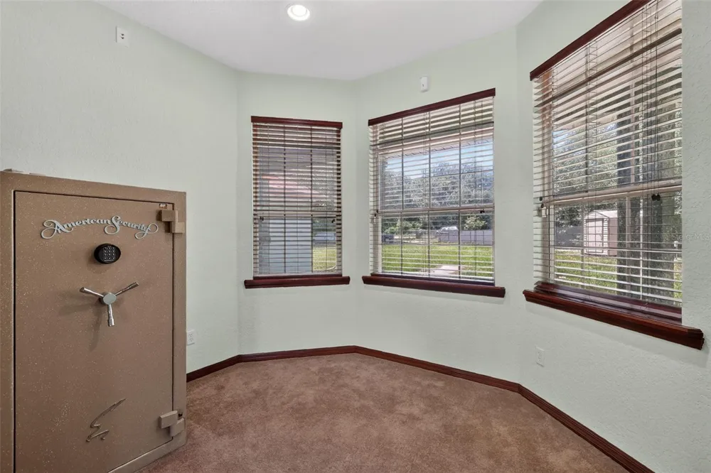 4617 ROUND LAKE ROAD Apopka, FL 32712