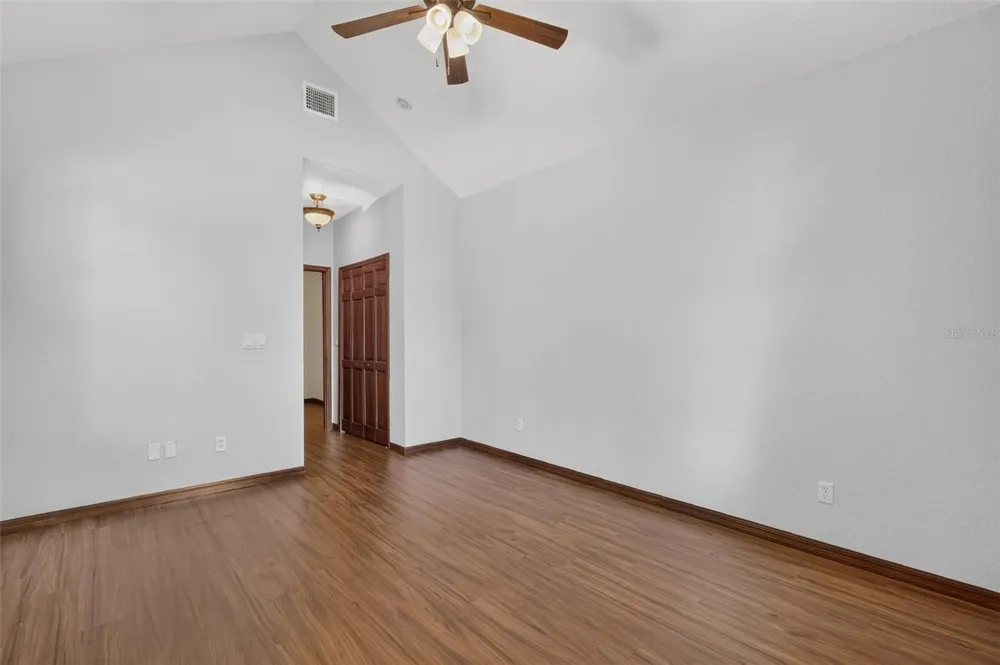 4617 ROUND LAKE ROAD Apopka, FL 32712