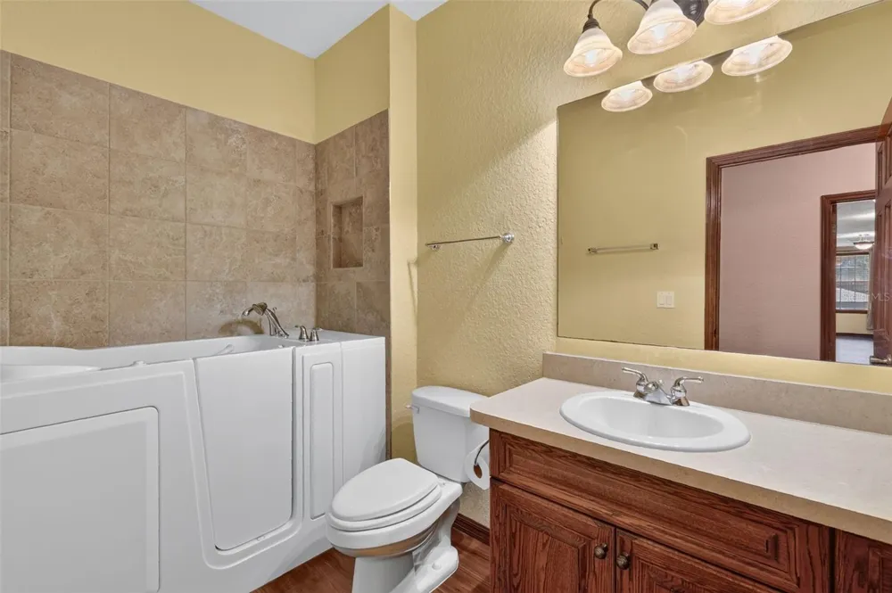 4617 ROUND LAKE ROAD Apopka, FL 32712