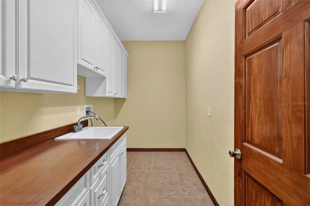 4617 ROUND LAKE ROAD Apopka, FL 32712