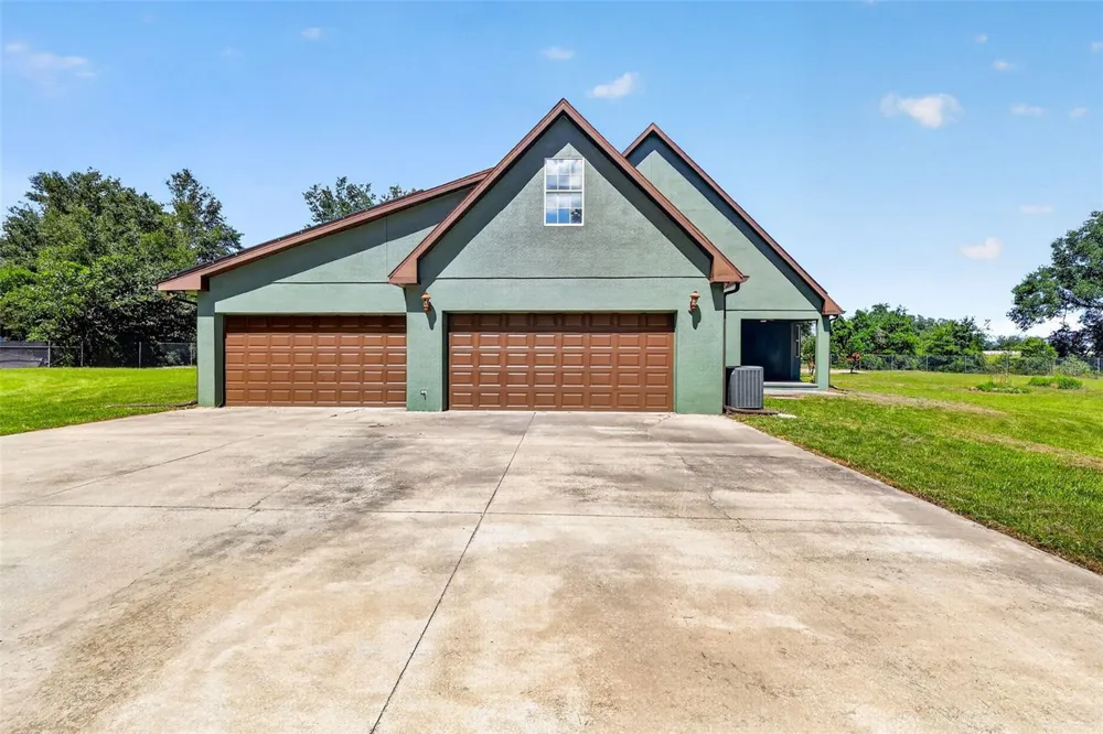 4617 ROUND LAKE ROAD Apopka, FL 32712