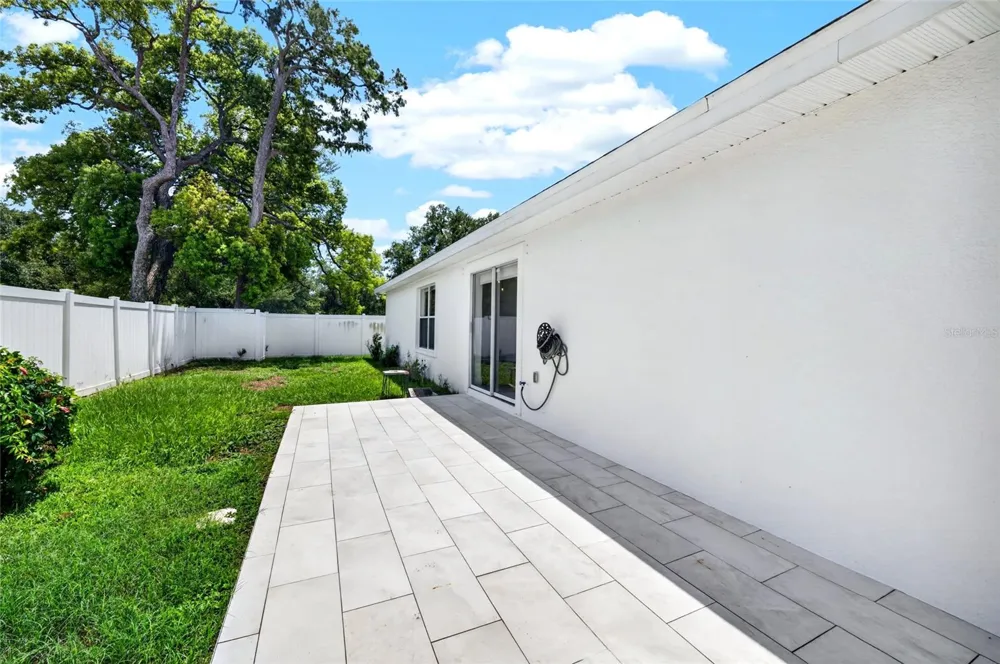 2001 LINCOLN AVENUE Tampa, FL 33607