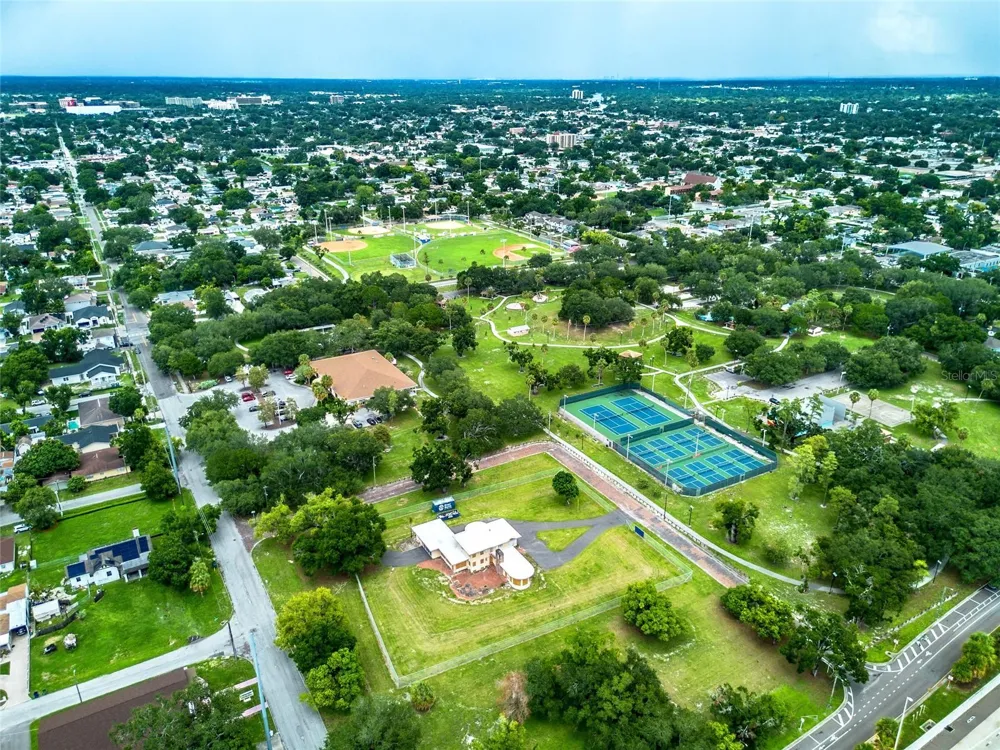 2001 LINCOLN AVENUE Tampa, FL 33607
