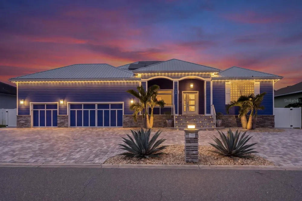 704 EAGLE LANE Apollo Beach, FL 33572