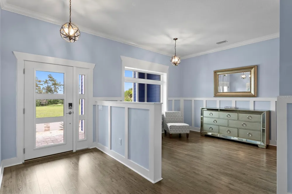 704 EAGLE LANE Apollo Beach, FL 33572
