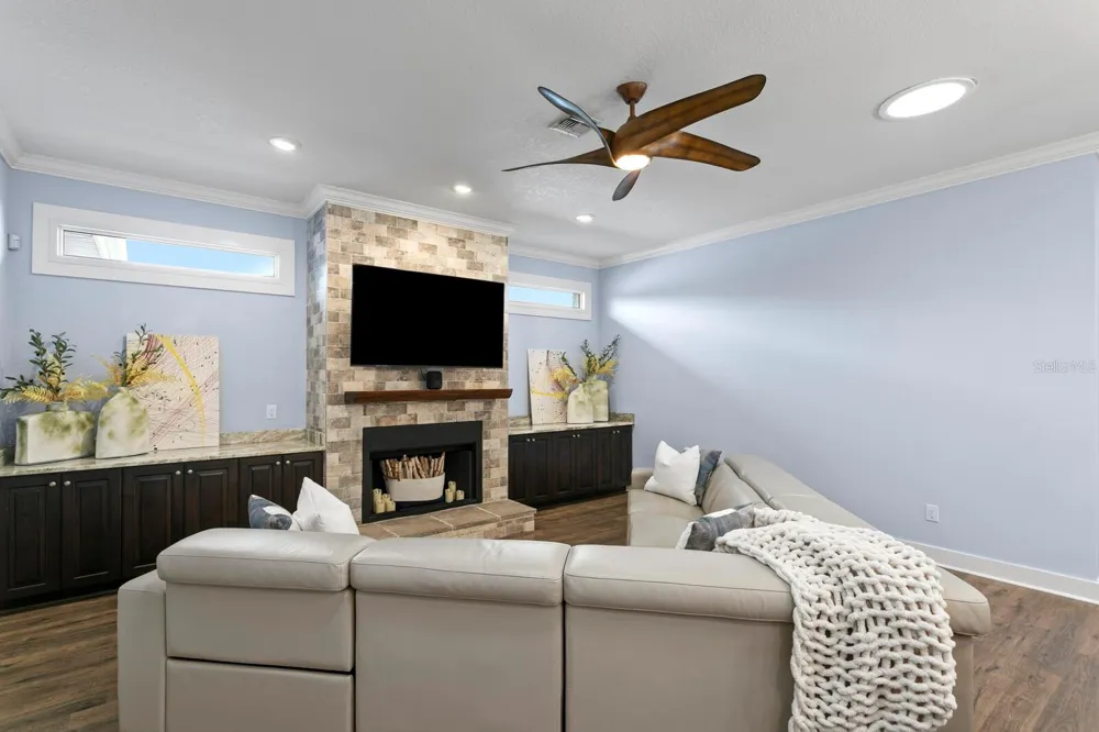 704 EAGLE LANE Apollo Beach, FL 33572