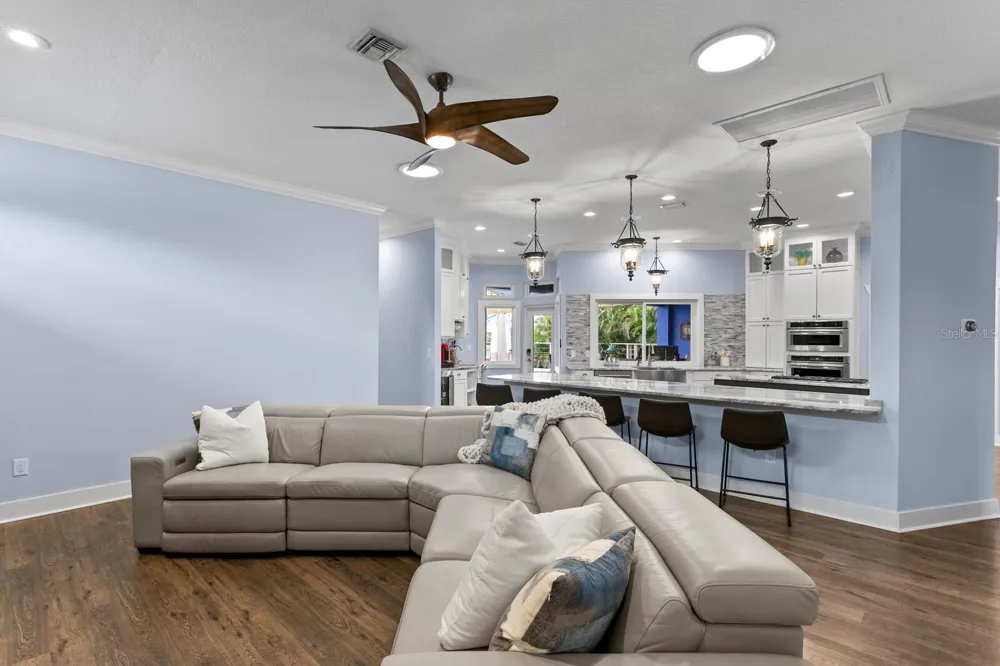 704 EAGLE LANE Apollo Beach, FL 33572
