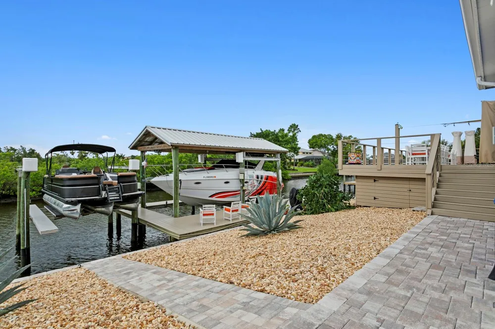 704 EAGLE LANE Apollo Beach, FL 33572
