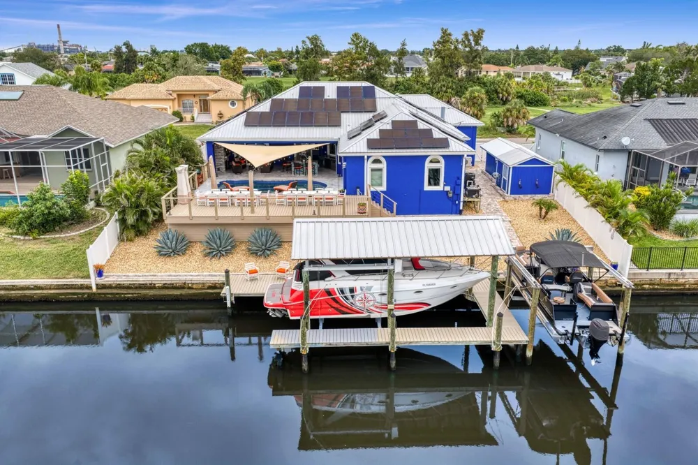 704 EAGLE LANE Apollo Beach, FL 33572
