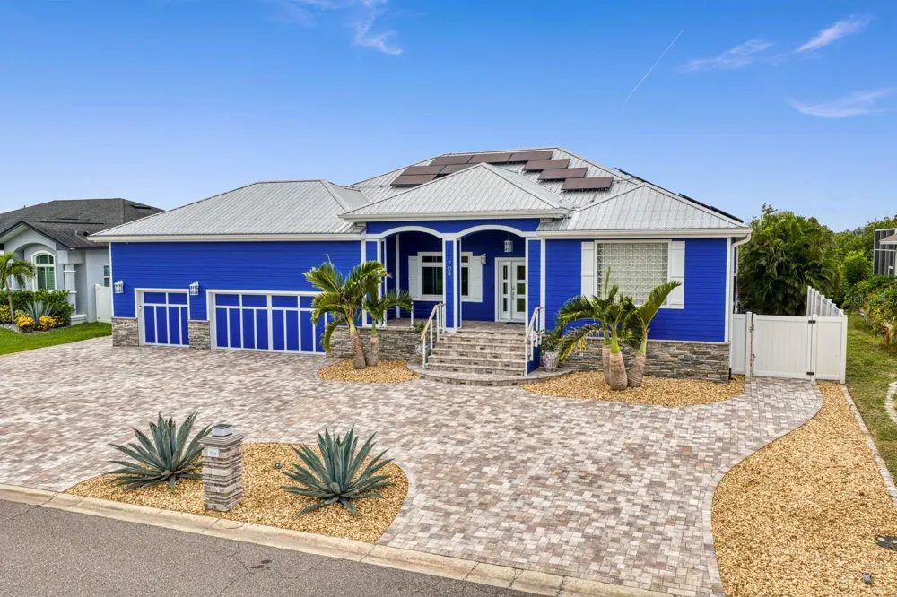 704 EAGLE LANE Apollo Beach, FL 33572