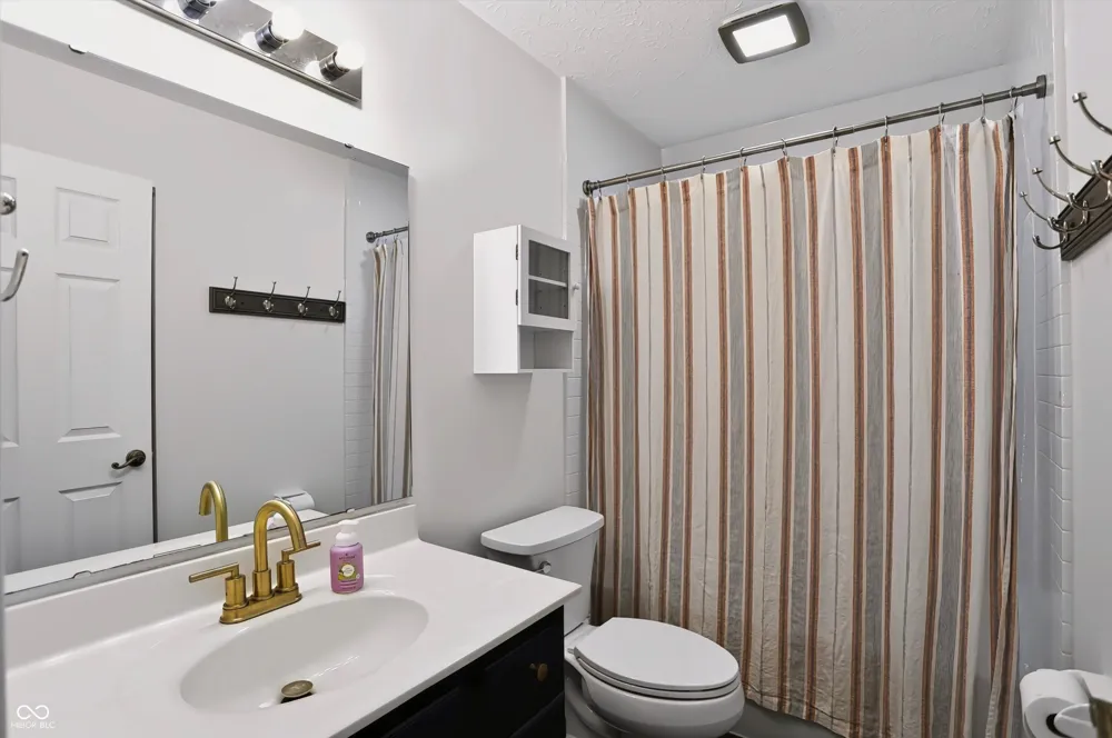 10407 Runview Circle Fishers, IN 46038