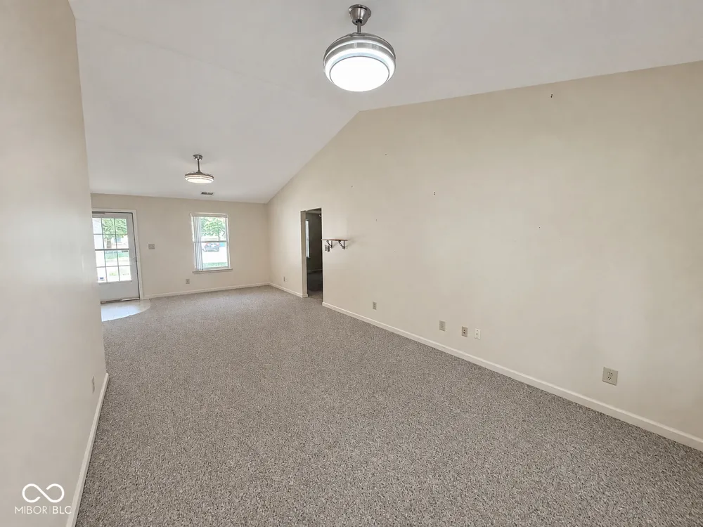 1067 Taurus Lane Franklin, IN 46131