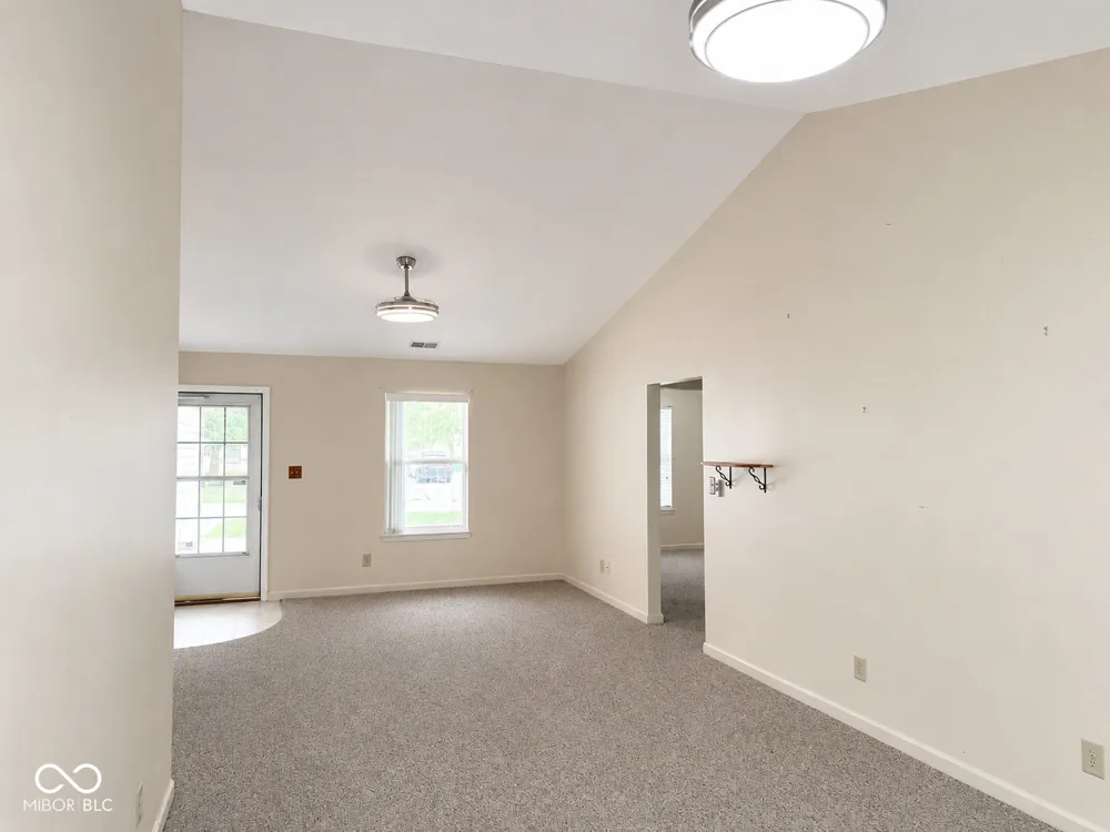 1067 Taurus Lane Franklin, IN 46131