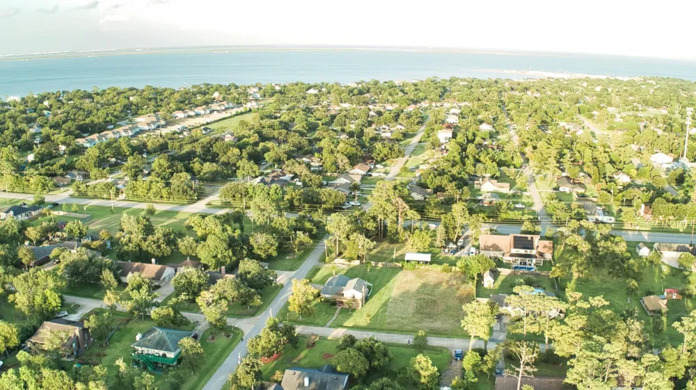 E Country Club Drive Shoreacres, TX 77571