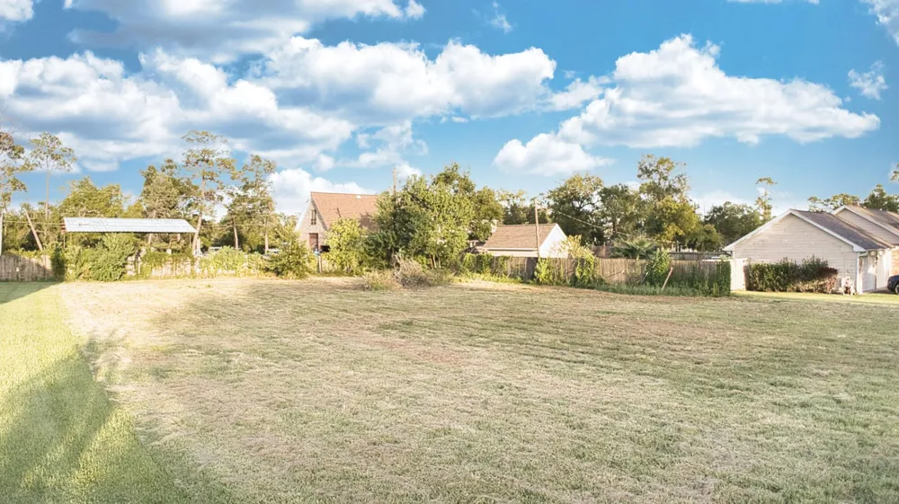 E Country Club Drive Shoreacres, TX 77571