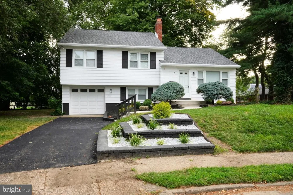 7 WINDSOR PLACE Mount Holly, NJ 08060