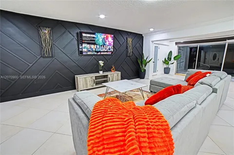 8651 Sunset Strip
