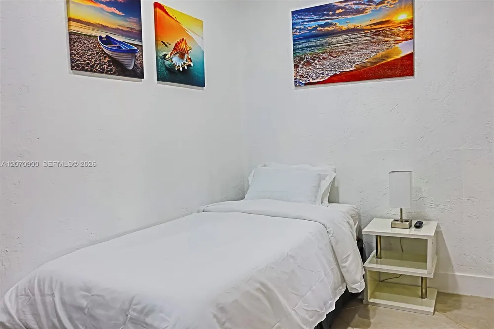 8651 Sunset Strip Sunrise, FL 33322