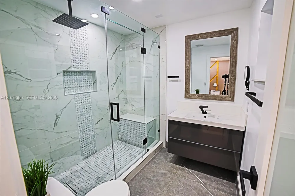 8651 Sunset Strip Sunrise, FL 33322
