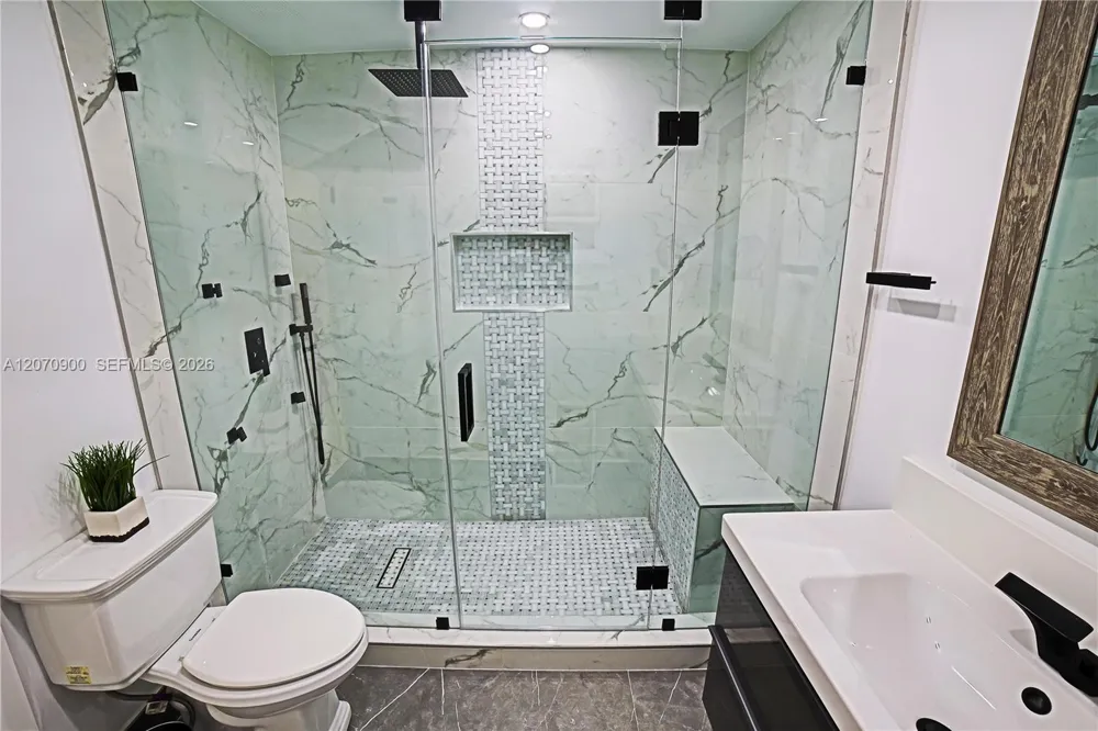 8651 Sunset Strip Sunrise, FL 33322