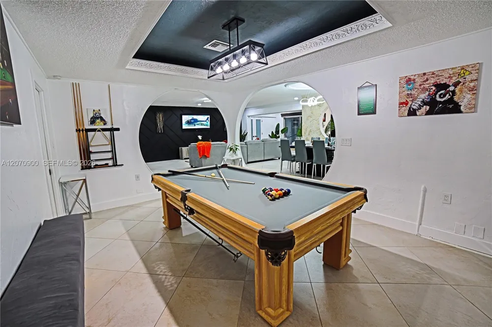 8651 Sunset Strip Sunrise, FL 33322