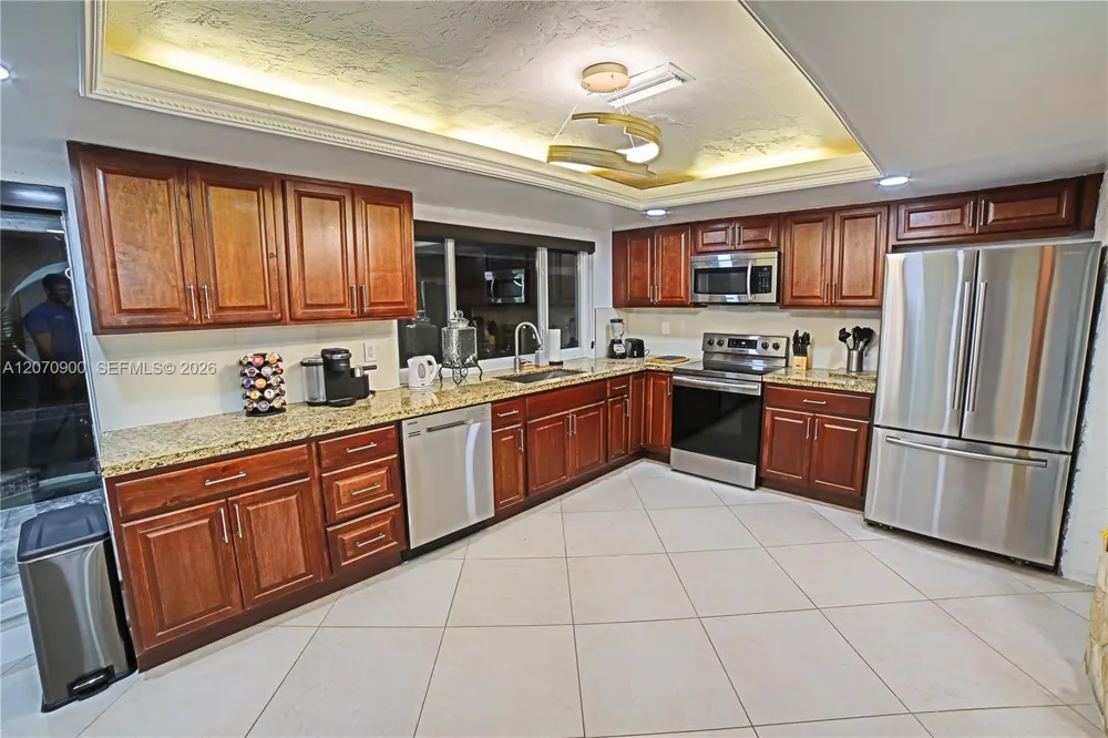 8651 Sunset Strip Sunrise, FL 33322