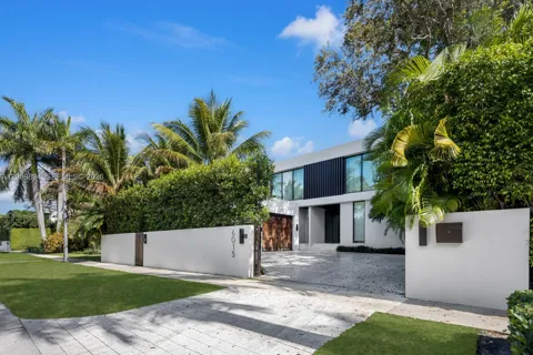 6015 Bay Rd
