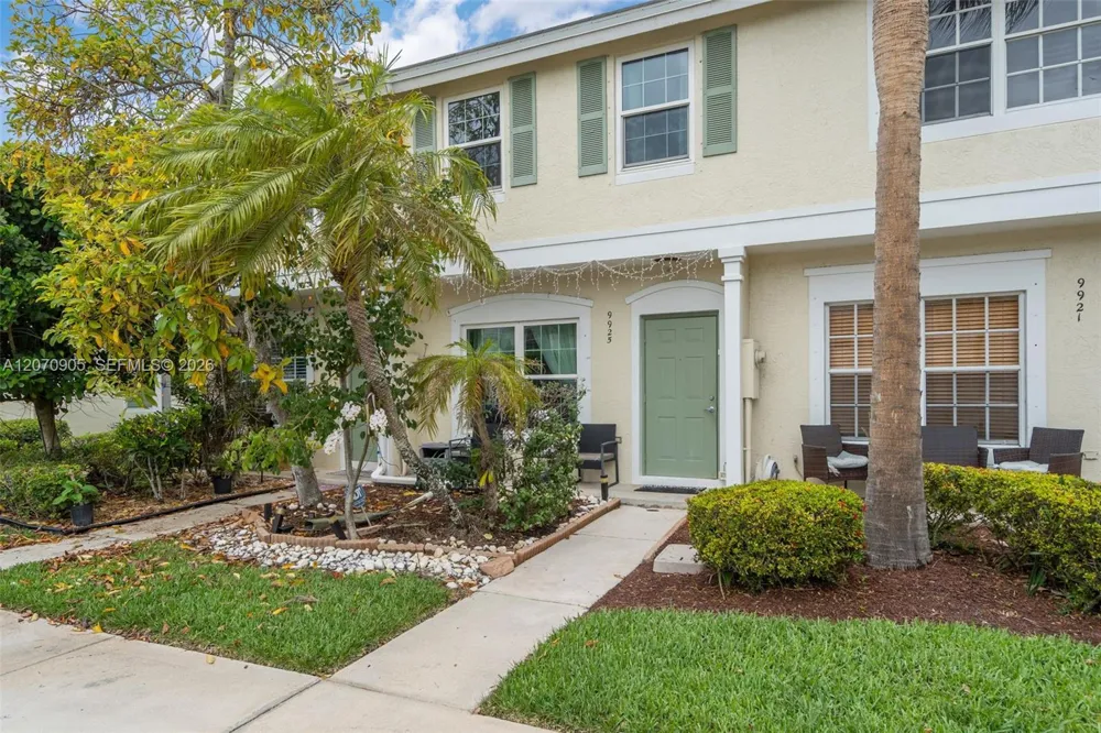 9925 NW 57th Manor Coral Springs, FL 33076