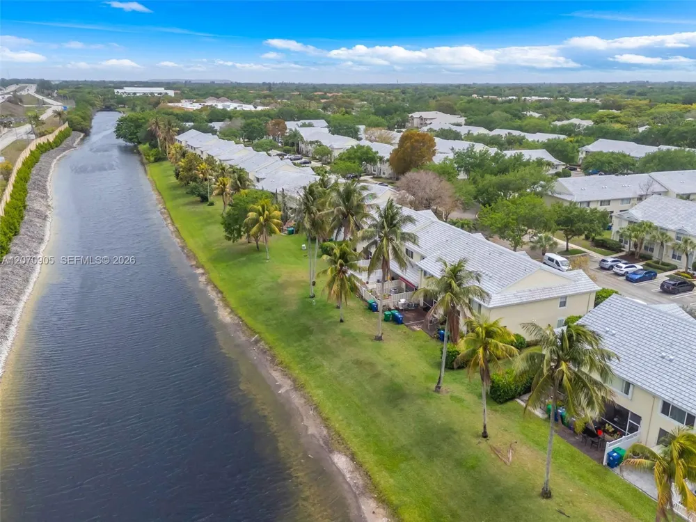 9925 NW 57th Manor Coral Springs, FL 33076