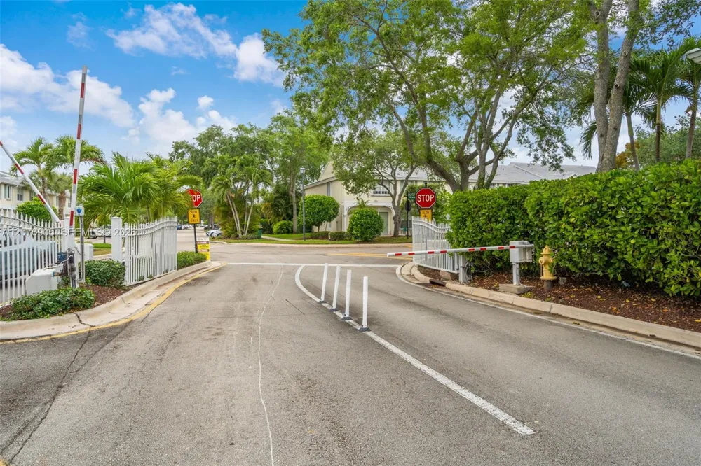9925 NW 57th Manor Coral Springs, FL 33076
