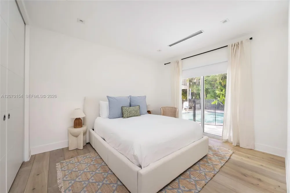 1015 Bayamo Ave Coral Gables, FL 33146