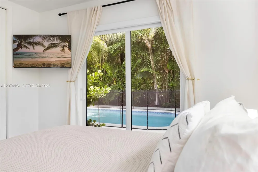 1015 Bayamo Ave Coral Gables, FL 33146