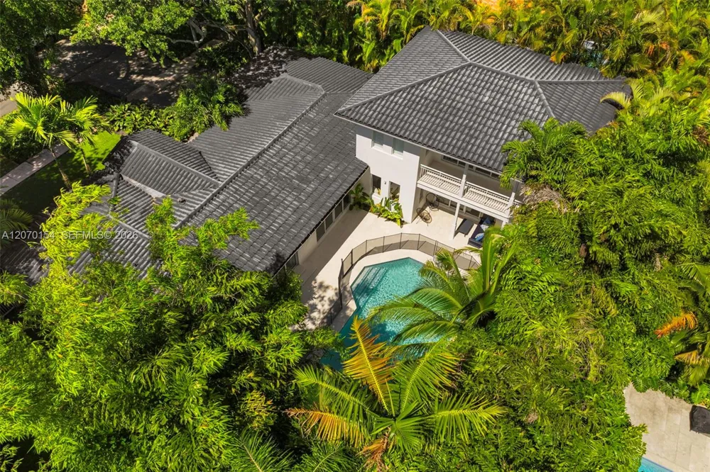 1015 Bayamo Ave Coral Gables, FL 33146