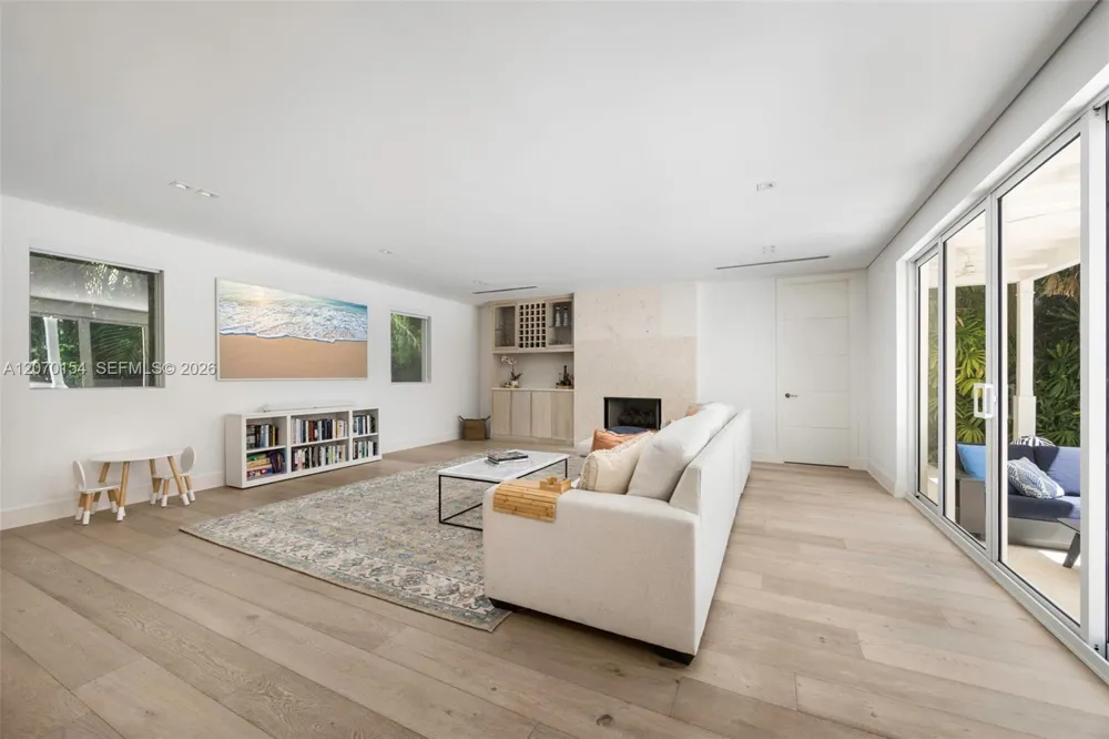 1015 Bayamo Ave Coral Gables, FL 33146