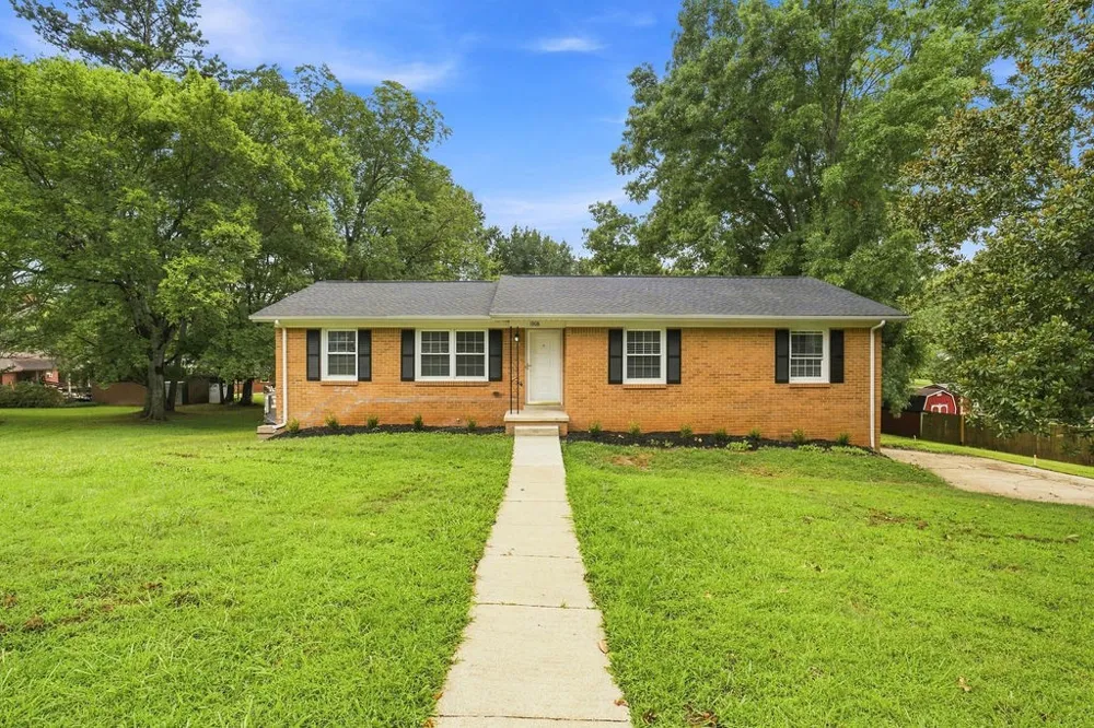 1308 Bagley Dr Fayetteville, TN 37334