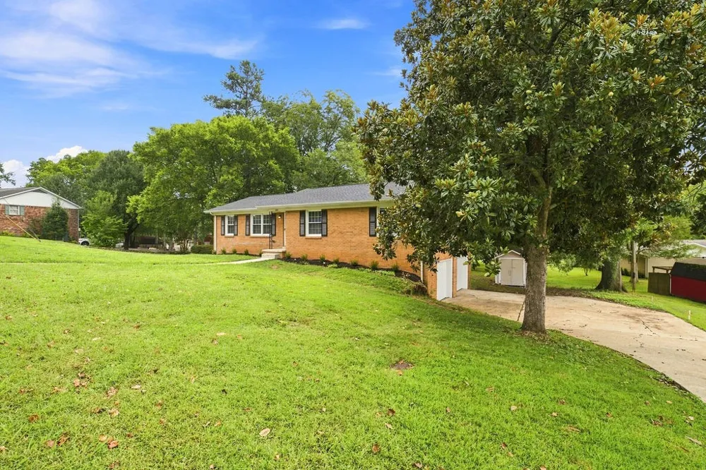 1308 Bagley Dr Fayetteville, TN 37334