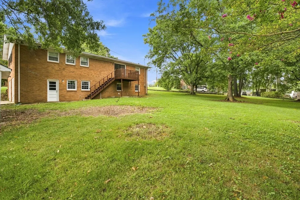 1308 Bagley Dr Fayetteville, TN 37334