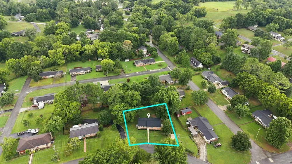 1308 Bagley Dr Fayetteville, TN 37334