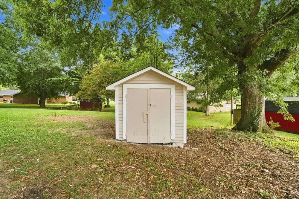 1308 Bagley Dr Fayetteville, TN 37334