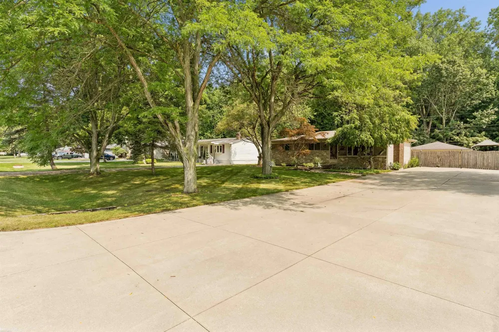 48343 Forbes Drive Chesterfield Township, MI 48047